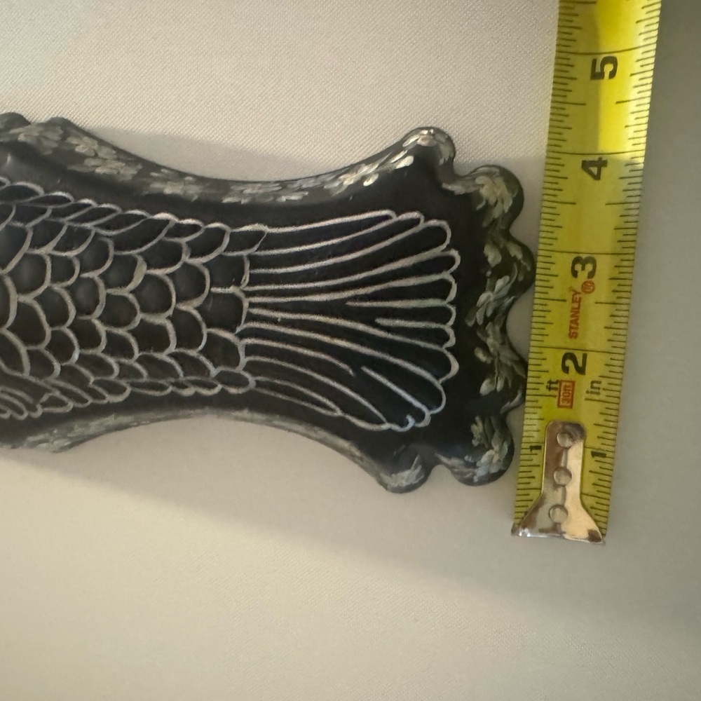 2 Piece Set of Black Tin Decorations, Hanging Painted with White Flowers. - Picture 14 of 16
